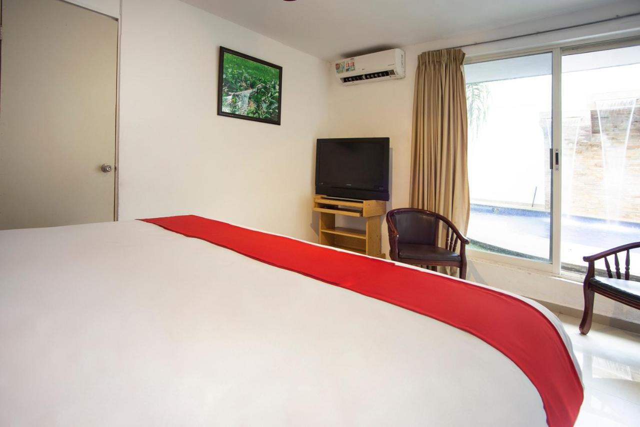 מונטריי Hotel Mahu מראה חיצוני תמונה