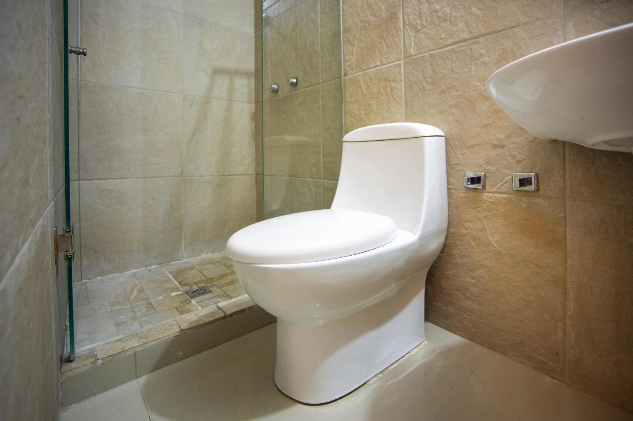 מונטריי Hotel Mahu מראה חיצוני תמונה