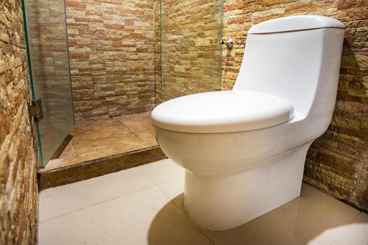 מונטריי Hotel Mahu מראה חיצוני תמונה
