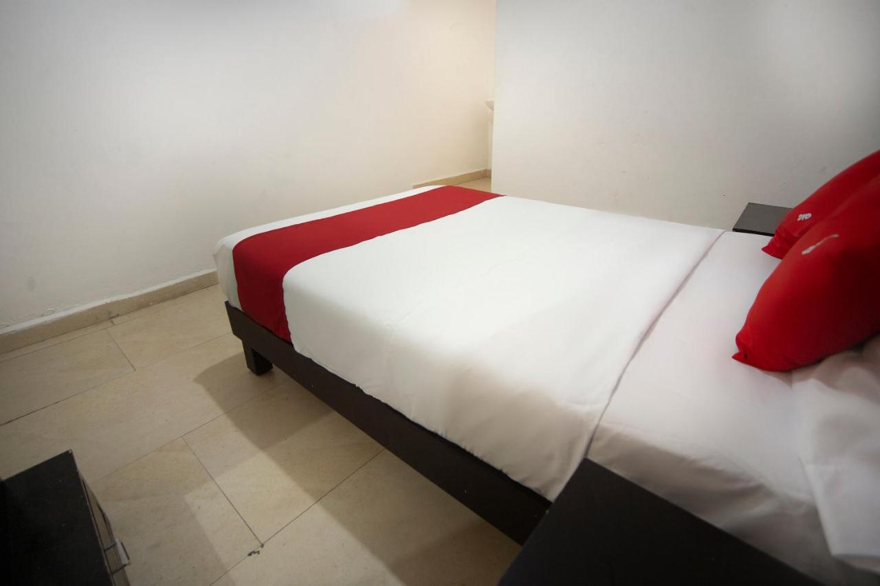 מונטריי Hotel Mahu מראה חיצוני תמונה