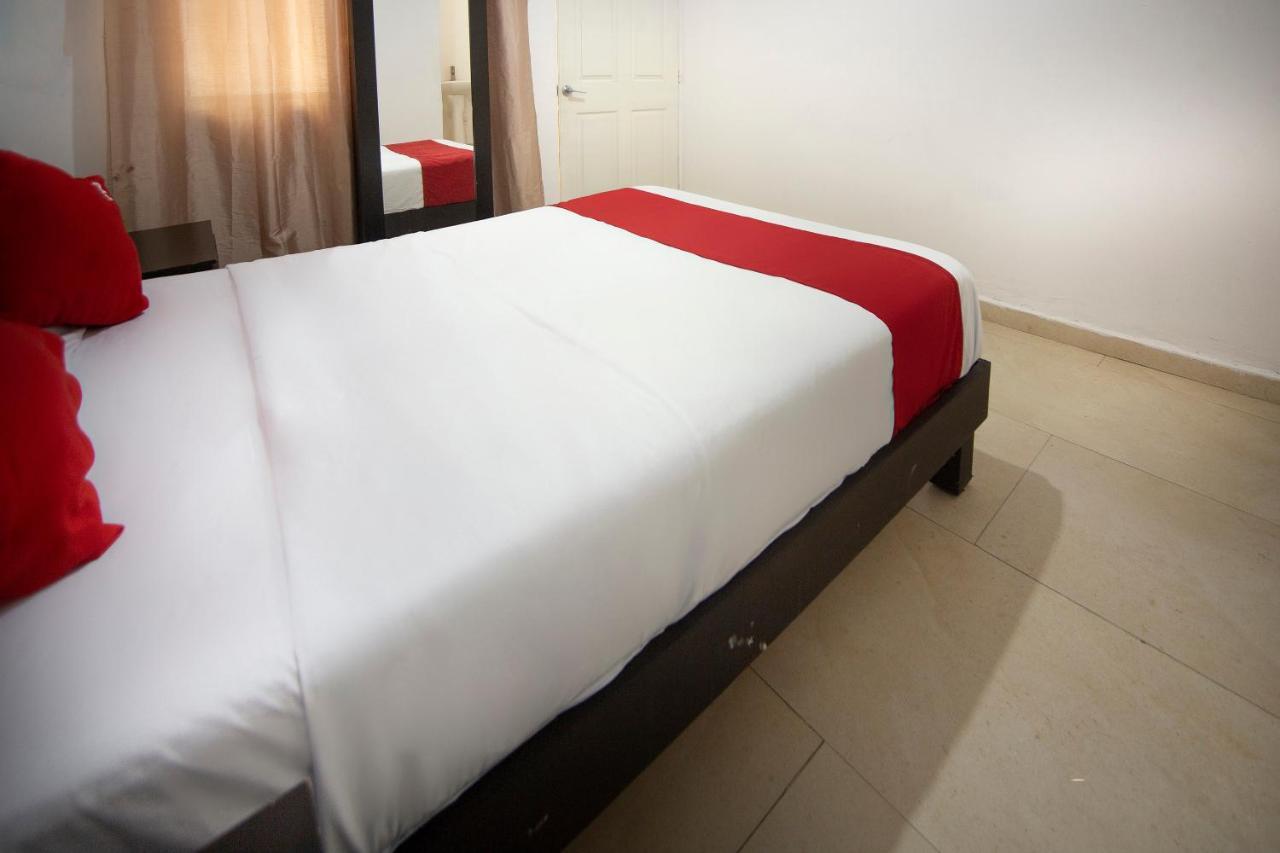 מונטריי Hotel Mahu מראה חיצוני תמונה